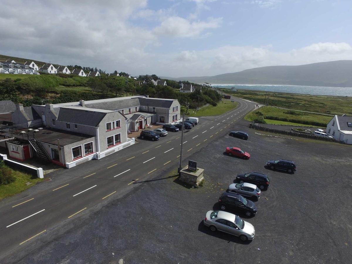 Achill Head Hotel Keel  Exterior photo